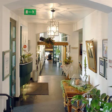 Gasthof Der Krug 3* Штегаурах